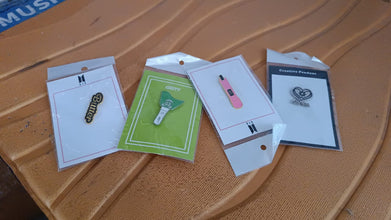 Stylish Metal Badge Pin – Single Piece (Random Design)